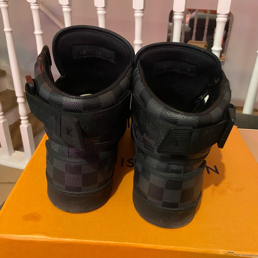 Louis Vuitton Rivoli Damier - Black - Picture 3 of 11